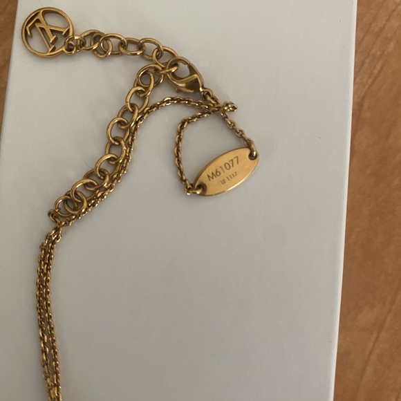 Louis Vuitton necklace - Picture 7 of 7